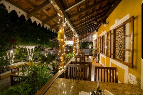7 Short 1 Long Restaurant