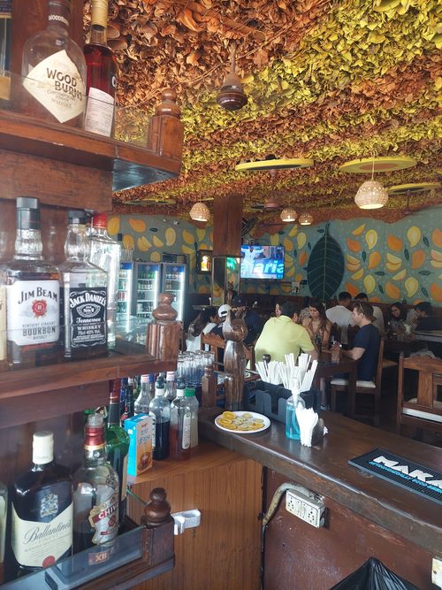 Mango Tree Bar & Cafe