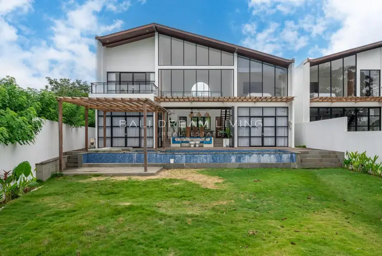 Modern 4-Bedroom Leasehold Villa in Bingin