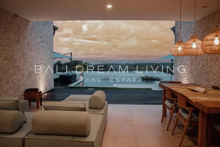 Exquisite 4-Bedroom Cliffside Villa