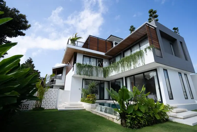 Modern 4-Bedroom Freehold Villa in Dreamland
